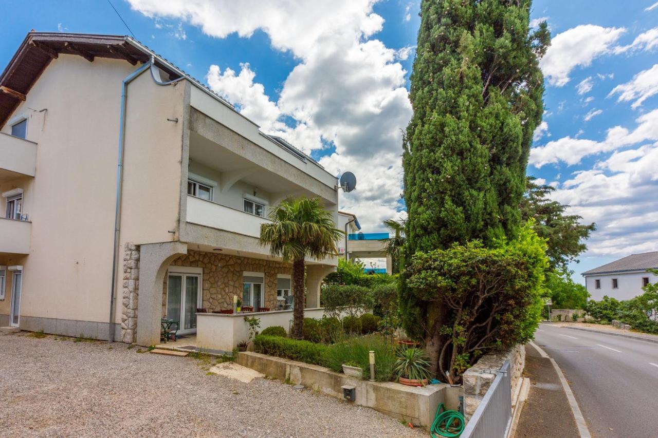 Apartments Dolloree Dramalj Exterior foto